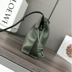 Replica Borsa a mano Mini Loewe Flamenco nappa verde Imitazioni Replica qualità specchio Borsa a mano Mini Loewe Flamenco nappa verde