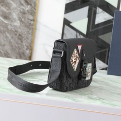 Replica Borse a tracolla Dior Saddle piccola con patta nera Imitazioni Replica qualità specchio Borse a tracolla Dior Saddle piccola con patta nera
