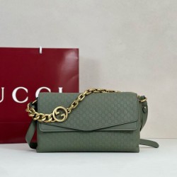 Replica qualità specchio Borsa a tracolla Gucci media con motivo GG goffrato e catena 857622 verde