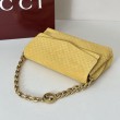 Qualità premium Borse Replica Gucci media con motivo GG goffrato e catena 857622 scamosciata Giallo