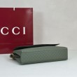 Borsa a tracolla Gucci media con motivo GG goffrato e catena 857622 verde