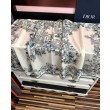 Dettagli perfetti Sciarpa Mitzah in seta e cashmere multicolore Dior D-Floral 140 x 140 01
