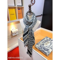 Pari all'originale replica Sciarpa quadrata reversibile in seta e cashmere Dior Oblique Diortwin grigio/nero 140 x 140