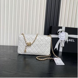 Replica Borse Chanel AS5756 piccola Rettangolare con patta e manico superiore bianca Imitazioni Replica qualità specchio Borse Chanel AS5756 piccola Rettangolare con patta e manico superiore bianca