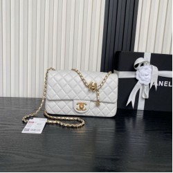 Replica qualità specchio Borse Chanel AS5756 piccola Rettangolare con patta e manico superiore bianca