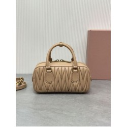 Borsa con manico superiore Miu Miu Arcadie matelassé Albicocca Borsa con manico superiore Miu Miu Arcadie matelassé Albicocca