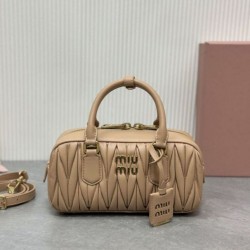 Replica qualità specchio Borsa con manico superiore Miu Miu Arcadie matelassé Albicocca
