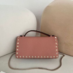 Replica qualità specchio Pari all'originale replica Portafoglio con catena Valentino Garavani Rockstud Rosa