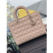 Borsa a mano Dior Lady Dior grande opaca Cannage con patta Rosa