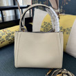 Borsa Replica 1:1 a mano media Valentino Garavani Alltime vitello granato Beige Borsa Replica 1:1 a mano media Valentino Garavani Alltime vitello granato Beige