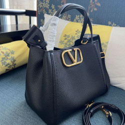 Borsa a mano media Valentino Garavani Alltime vitello granato Nero