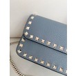 Borsa a tracolla piccola con patta Valentino Garavani Rockstud Blu