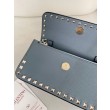 Borsa a tracolla piccola con patta Valentino Garavani Rockstud Blu