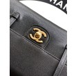Bora Pari all'originale replica Chanel 26P Preppy Coco Flap AS6130 nera