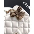 Borsa Chanel Mini Classic Flap Bow 25K con manico superiore AS2431 bianca