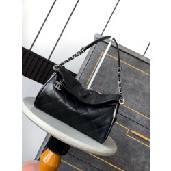 Borsa Chanel Ultimate Soft Hobo piccola/media Vintage trapuntata Nero