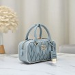 Borsa con manico superiore Miu Miu Arcadie matelassé Blu