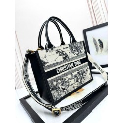 Borsa tote Dior piccola/media Oblique ricamata con stampa animalier bianca