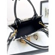 Borsa tote Dior piccola/media Oblique ricamata con stampa animalier bianca