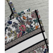 Dior Lucky Media Dior Book Tote Bianco Motivo Dior Night of dreams