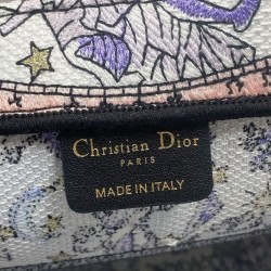 Replica qualità specchio Dior Fortunato Media Dior Book Tote Dior Night of Dreams motif Bianco
