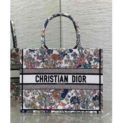 Dior Lucky Media Dior Book Tote Bianco Motivo Dior Night of dreams