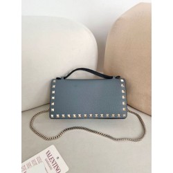 Portafoglio con catena Valentino Garavani Rockstud blu