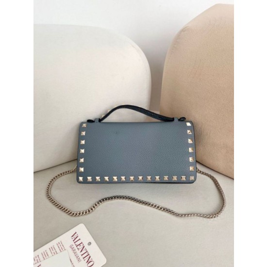 Portafoglio con catena Valentino Garavani Rockstud blu