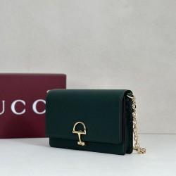 Cloni Portafoglio Gucci Half Horsebit con catena 855654 Verde firmate