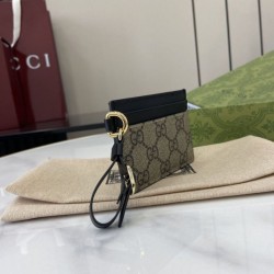 Cloni Porta carte Gucci GG Emblem con cinturino 819121 Nero firmate