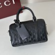 Borsa da viaggio piccola Gucci GG Emblem da uomo 855789 Nero