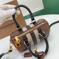 Replica di lusso Mini borsa bowling con motivo a quadri Burberry Imitazioni Cloni Mini borsa bowling con motivo a quadri Burberry firmate