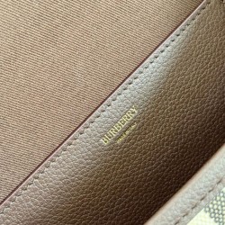 Replica di lusso Borsa a tracolla Burberry Highlands caffè scuro Imitazioni Cloni Borsa a tracolla Burberry Highlands caffè scuro firmate