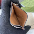 Porta carte Gucci GG Emblem con cinturino 819121 Marrone