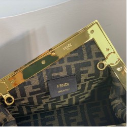 Sito Replica Borsa Fendi First Small In Nappa Blu Scuro imitazioni Miglior Prezzo Borsa Fendi First Small In Nappa Blu Scuro Replica