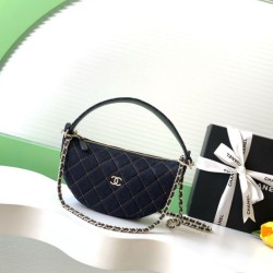 Cloni Chanel 26P Clutch con catena AP5094 denim blu scuro firmate