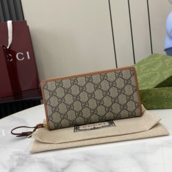 Cloni Qualità superiore replica Portafoglio Gucci GG Emblem Zip Around 821803/819122 Marrone firmate
