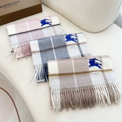 Replica di lusso Alta gamma replica Sciarpa Cashmere Burberry Equestrian Knight Check 32 x 180 Rosa Imitazioni Cloni Alta gamma replica Sciarpa Cashmere Burberry Equestrian Knight Check 32 x 180 Rosa firmate