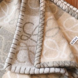 Cloni Coperta cashmere a quadri Loewe Anagram Beige 135 x 170 firmate