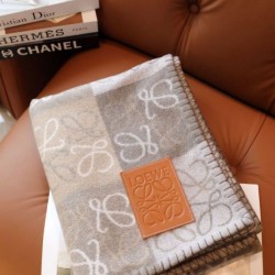 Cloni Coperta cashmere a quadri Loewe Anagram Beige 135 x 170 firmate