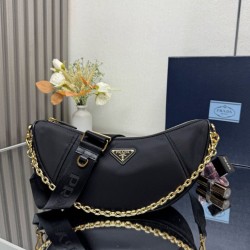 Replica Perfetta a tracolla Prada Re-Nylon Demi-Lune 1BH222 nera