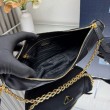Replica Perfetta a tracolla Prada Re-Nylon Demi-Lune 1BH222 nera