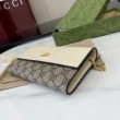 Portafoglio Gucci GG Marmont bicolore con catena 546585 marrone/Bianco
