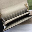 Portafoglio Gucci GG Marmont bicolore con catena 546585 marrone/Bianco