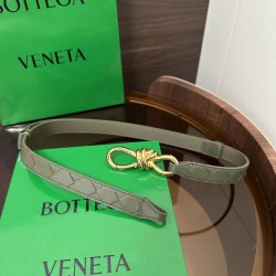 Replica di lusso Pari all'originale replica Cintura BV Andiamo Intrecciato Nappa verde Imitazioni Cloni Pari all'originale replica Cintura BV Andiamo Intrecciato Nappa verde firmate