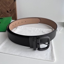 Cloni Qualità superiore replica Cintura reversibile in pelle da uomo BV Nero firmate