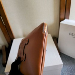 Replica di lusso Piccola pochette Celine con tracolla pelle di vitello liscia Marrone Imitazioni Cloni Piccola pochette Celine con tracolla pelle di vitello liscia Marrone firmate