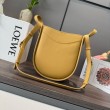 Bora Pari all'originale replica a tracolla Loewe Hammock Slice Giallo