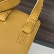 Bora Pari all'originale replica a tracolla Loewe Hammock Slice Giallo