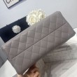 Borsa a mano media Chanel 25 Hobo Caviar Quilted AS5311 Grigio